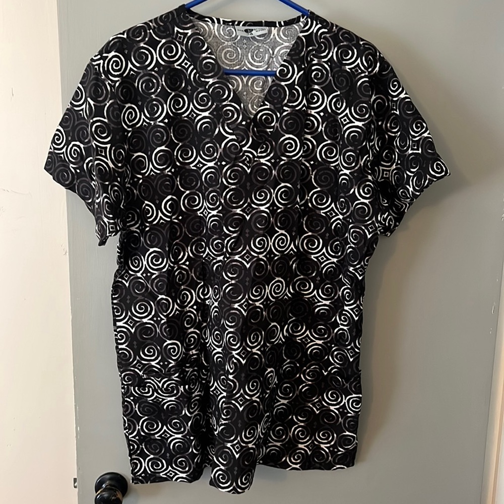 Scrub top
